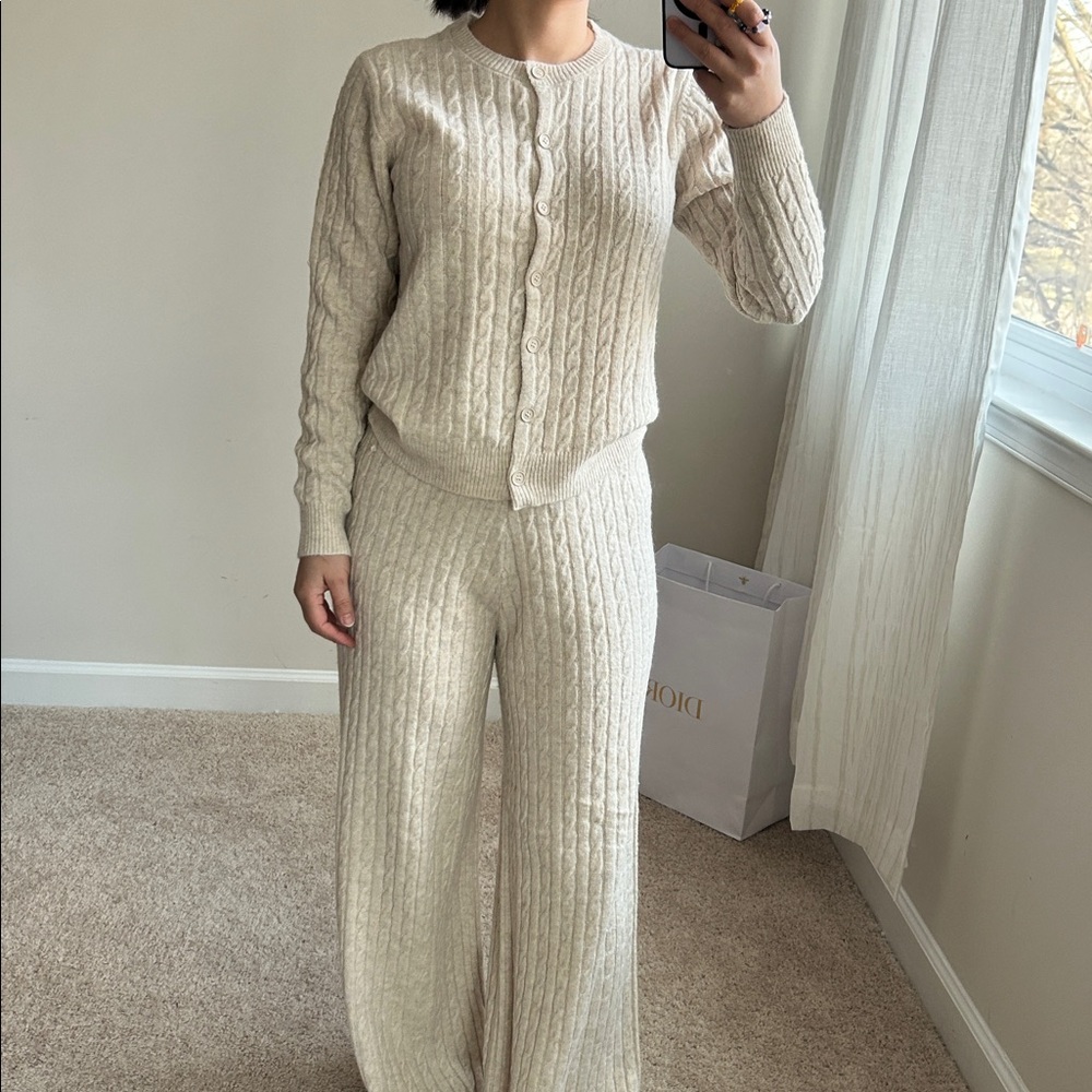 Cielo Oatmeal cable knit 2 pc set. S